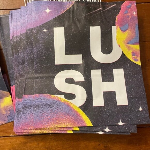 20 LUSH Paper Shopping Bags Reusable Bags - Picture 3 of 8